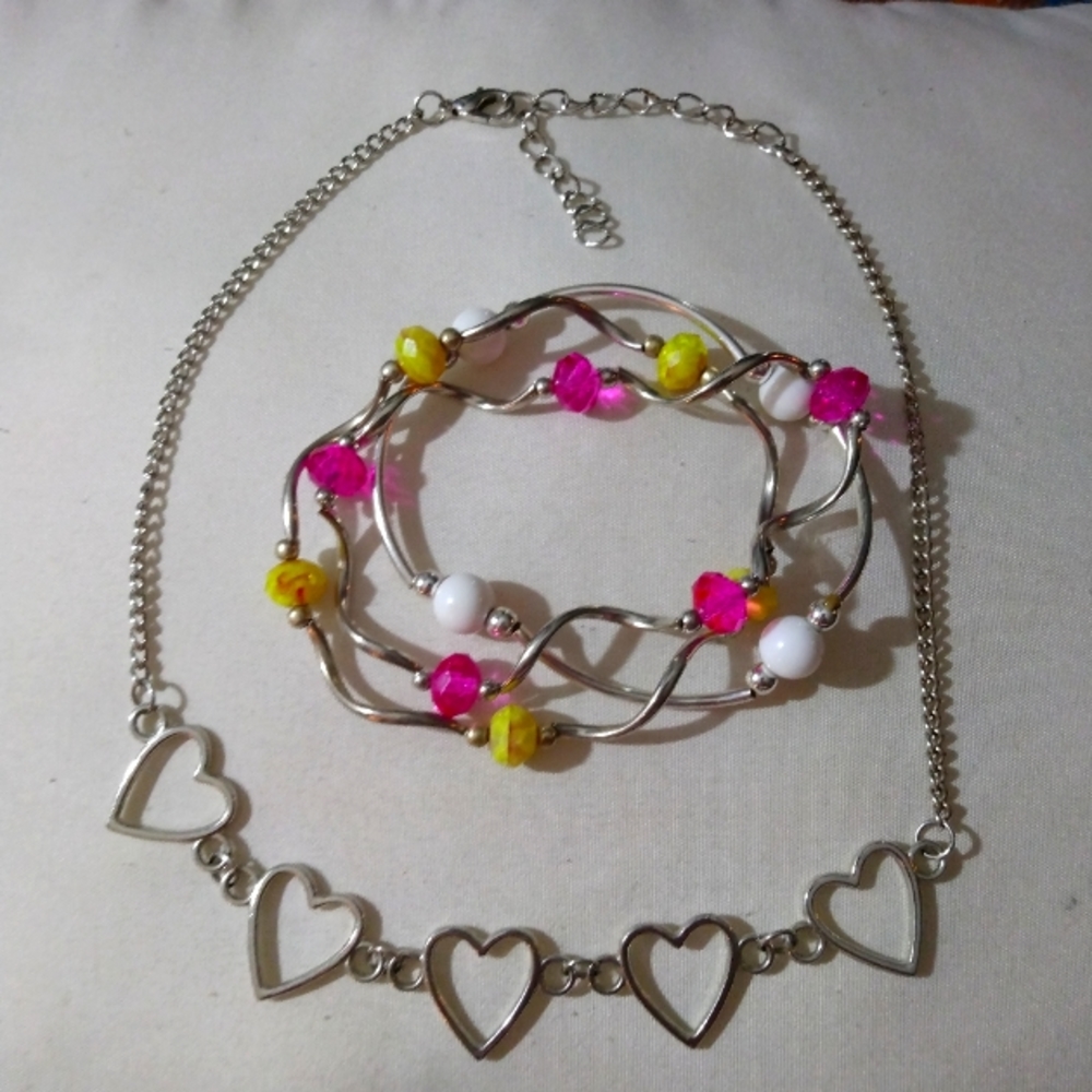 Silver heart necklace and bracelet set